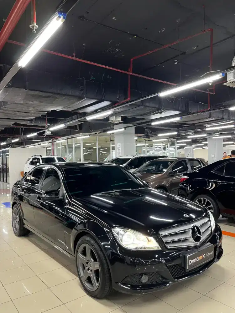 Mercy C 200 CGI thn 2012 Black on Black