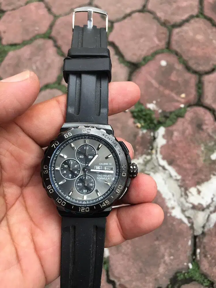 Jam tangan Tagheuer chronograph
