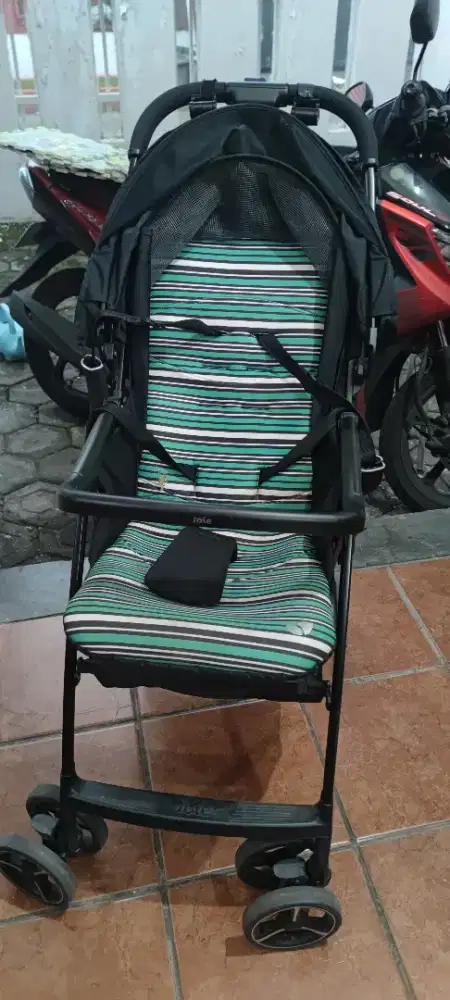Stroller Joie motif garis stripe hijau