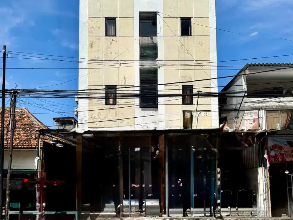 Dijual  Ruko Kos-Kosan 3 Lantai di Jalan Deli, Koja, Jakarta Utara