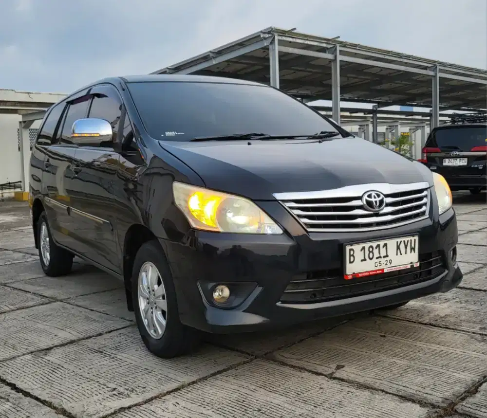 Kijang innova 2,5 V 2013 AT, diesel