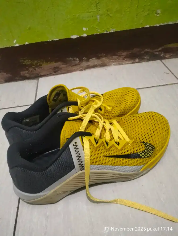 Nike METCON 6 Bright Citron Yellow Grey