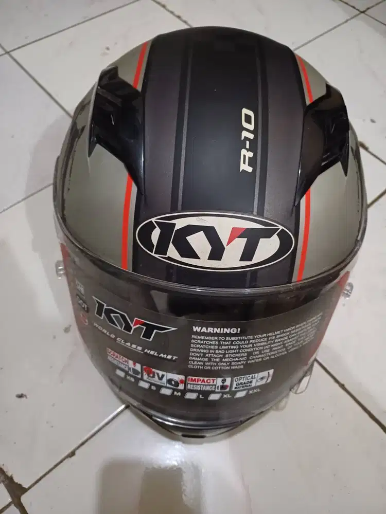 Helm KYT R10 full face