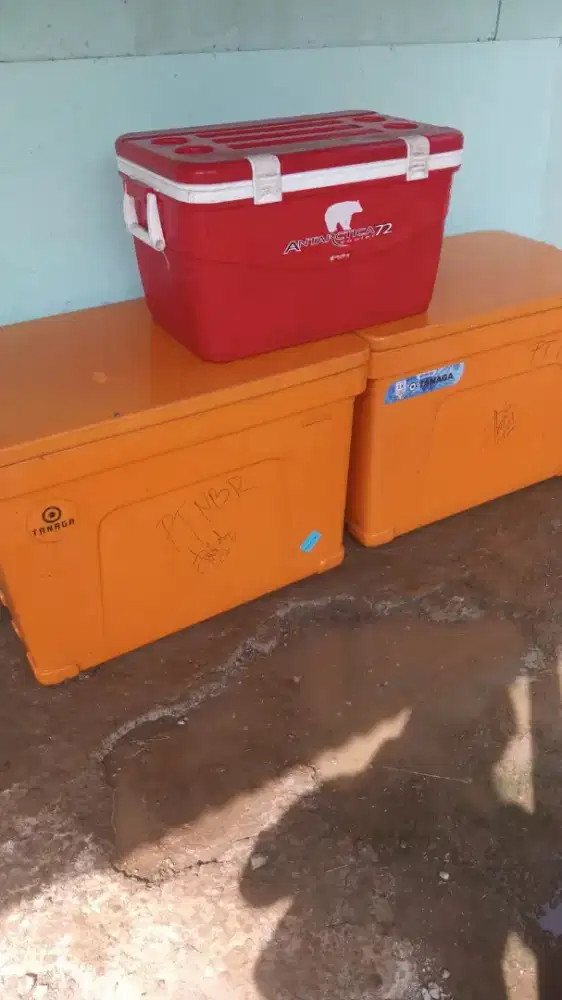 Cooler box bekas seperti baru