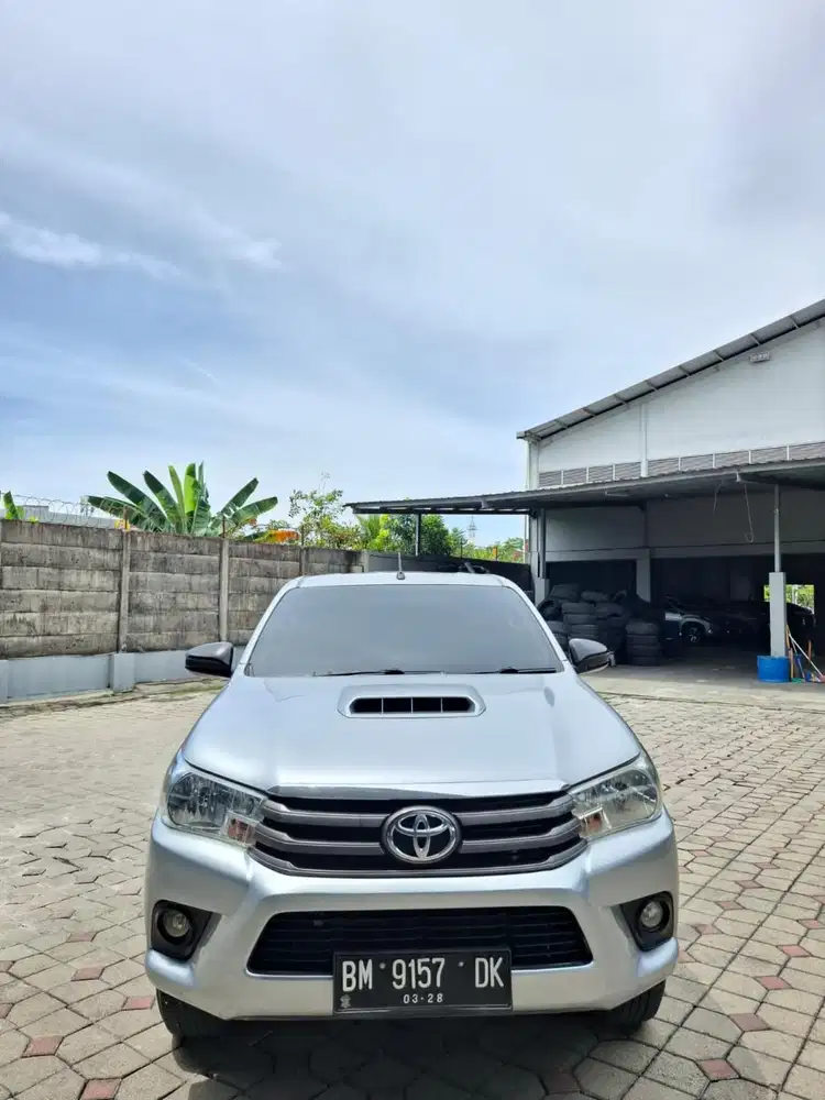 Hilux 2017 E manual. Km 180rb