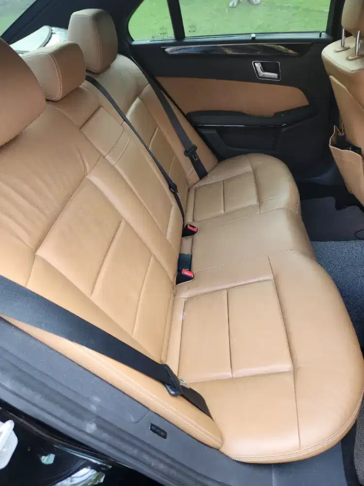 Mercedes-Benz E300 2010 Bensin