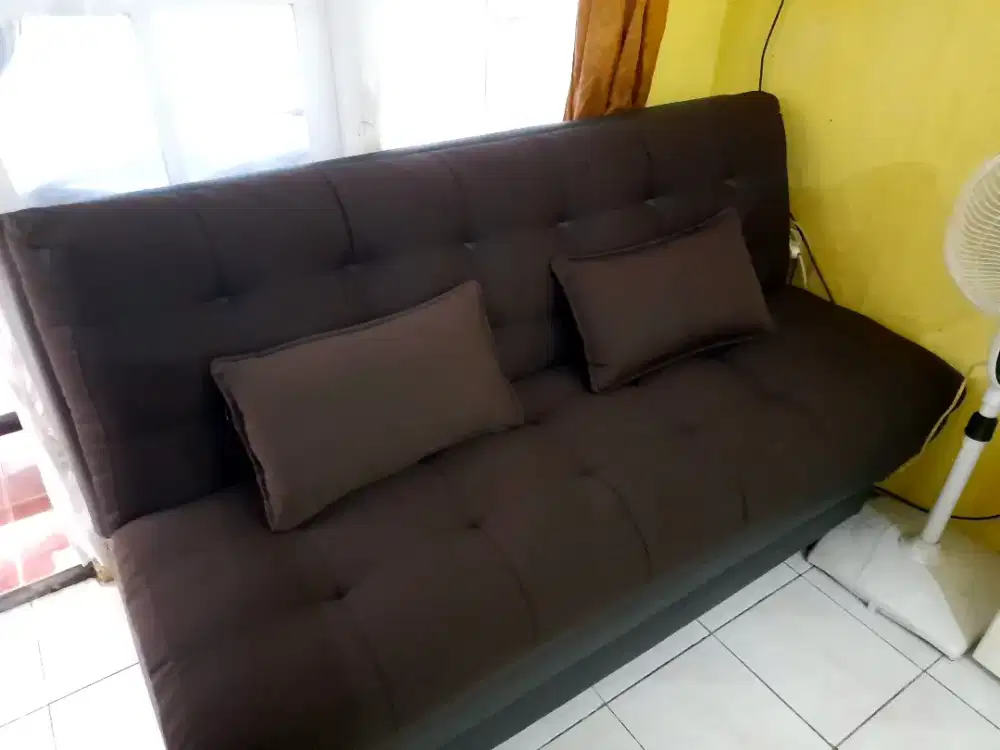 Sofa single bisa untuk jadikan tempat tidur msh kaya baru