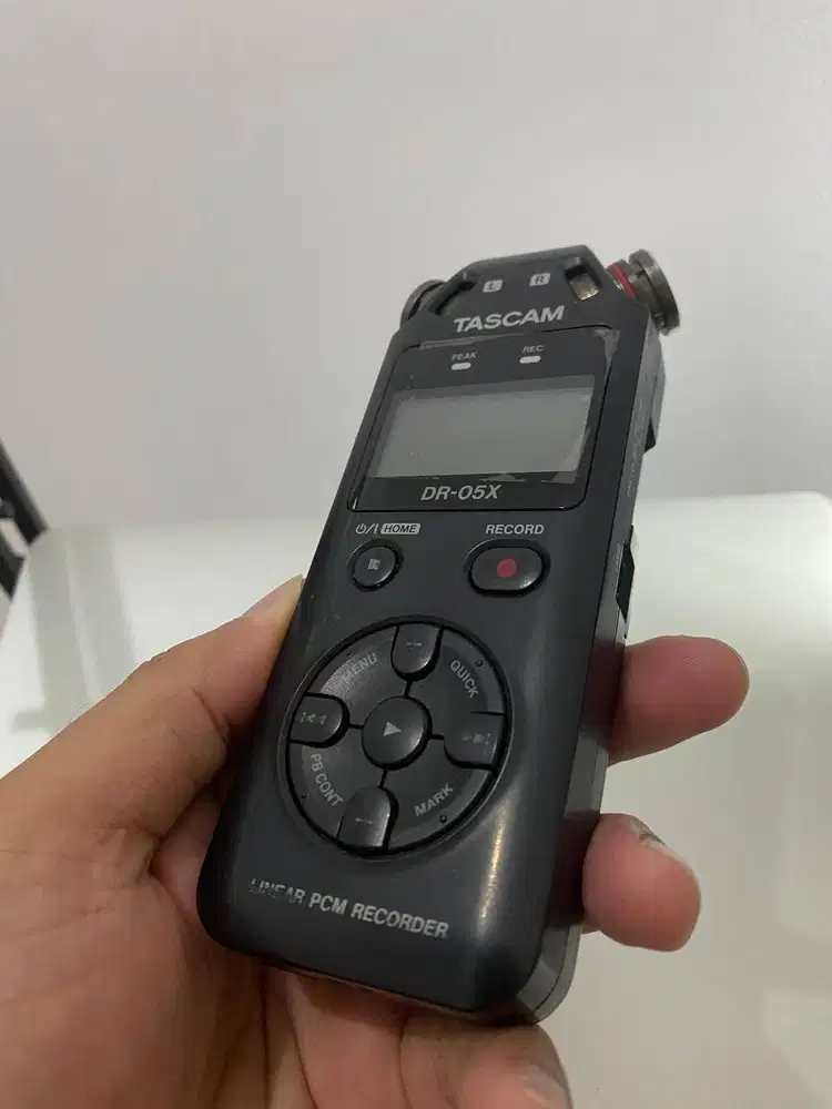 TASCAM DR05X VOICE RECORDING