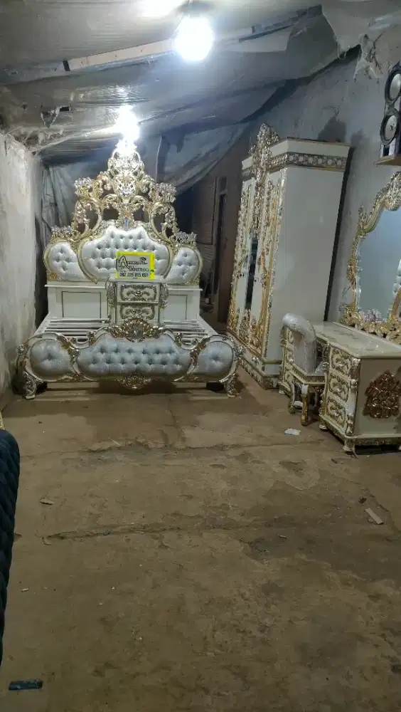 Tempat tidur dipan set kamar ukiran full kayu jati