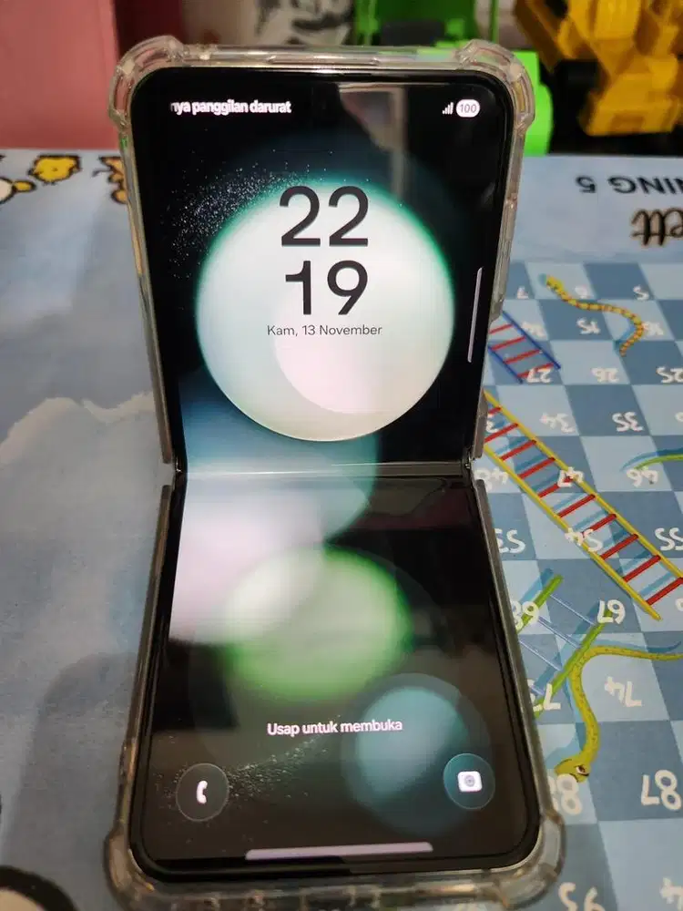 Samsung Z Flip 5 8/512 ex sein