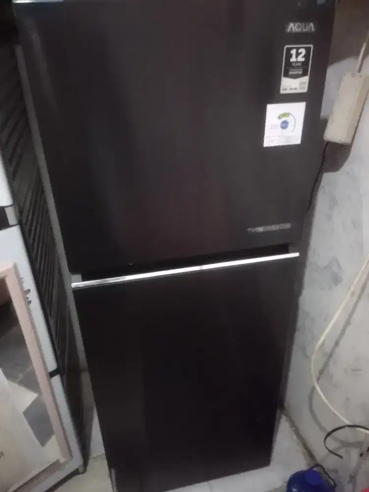 Kulkas Merk AQUA kapasitas 205L Bisa Nego