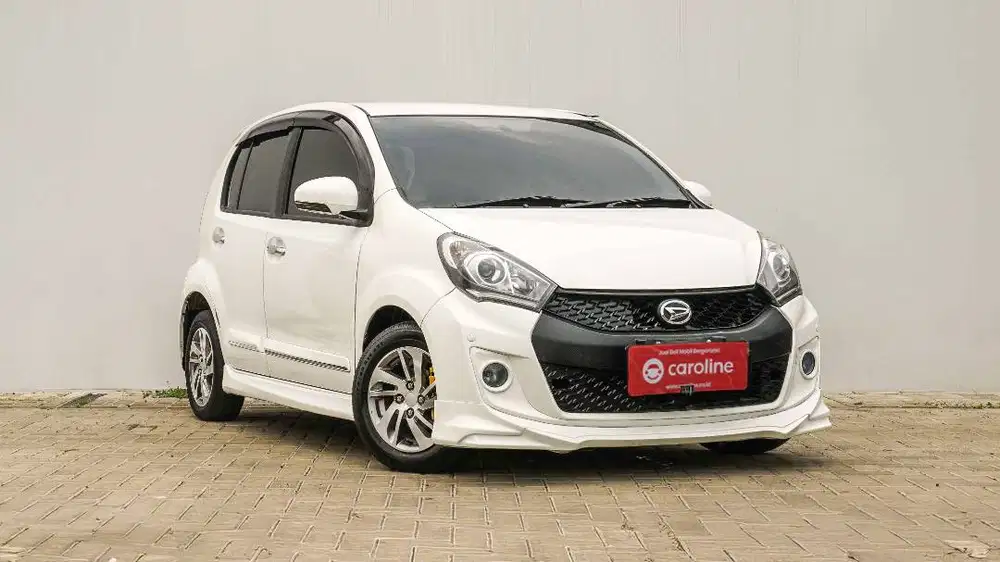 DAIHATSU SIRION D 1.3 AT 2015 PUTIH