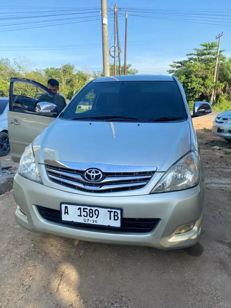 Innova V 2,0 mt 2011