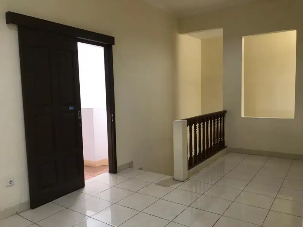 RUMAH BINTARO SEKTOR 2 JAKARTA SELATAN