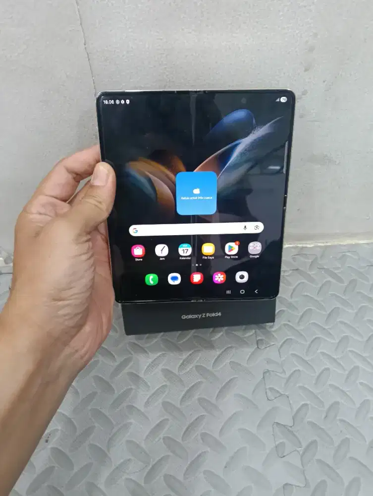 Samsung fold 4 12/256 jaringan 5G resmi Indonesia