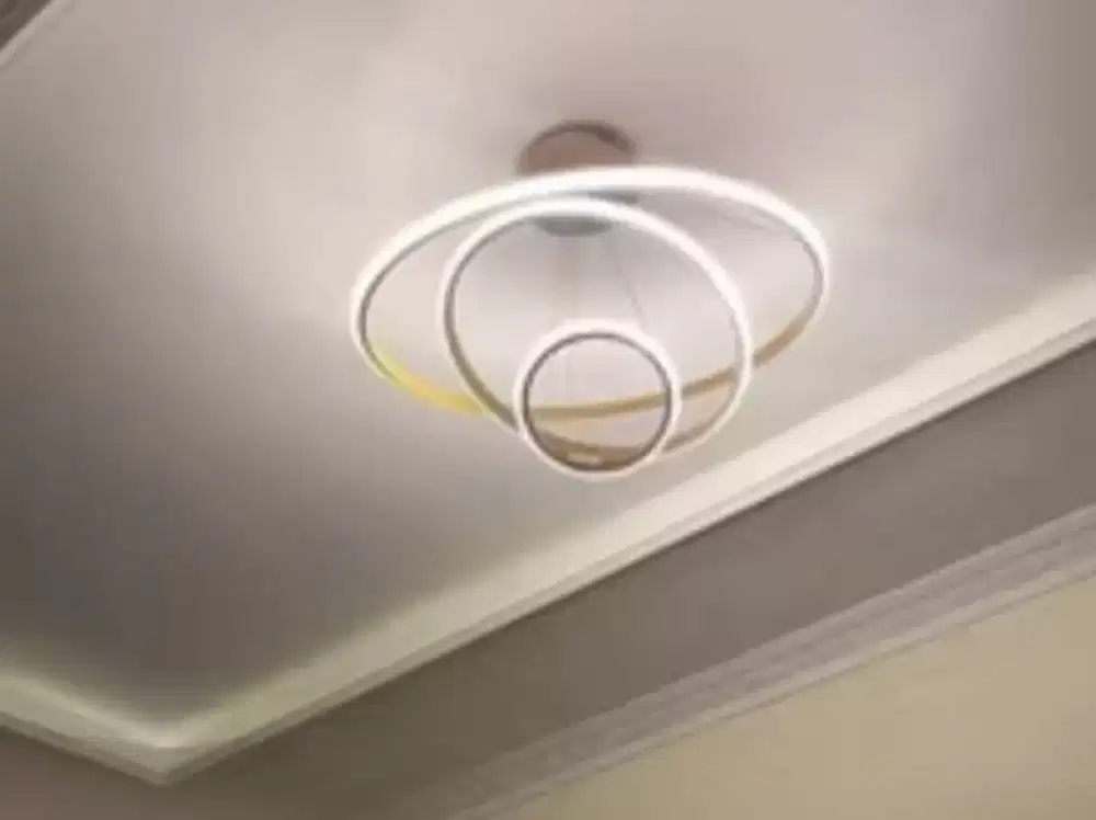 Lampu gantung hias baru