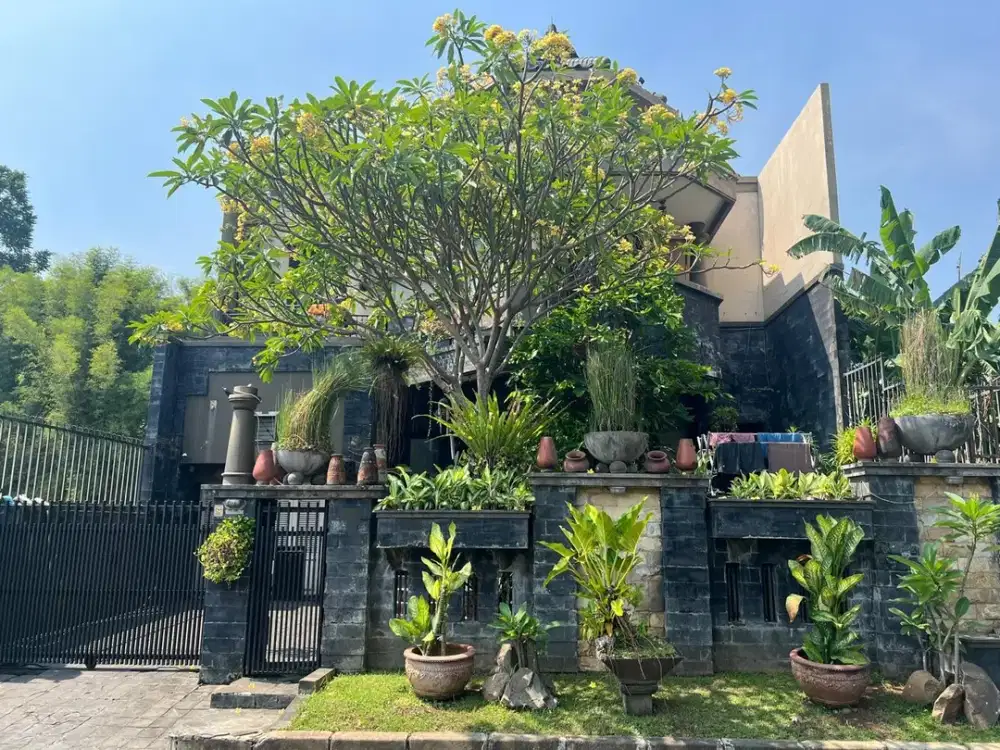 Rumah Kebon Jeruk Jakarta Barat ada Home Theatre