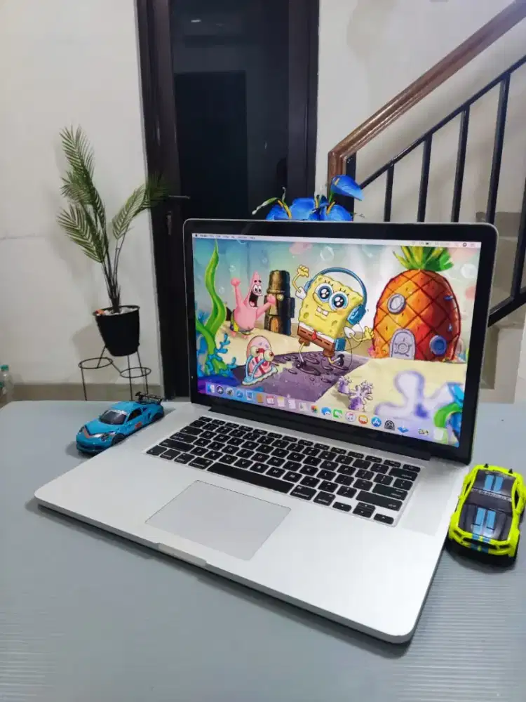 Macbook Pro A1398 i7 RAM 8GB SSD