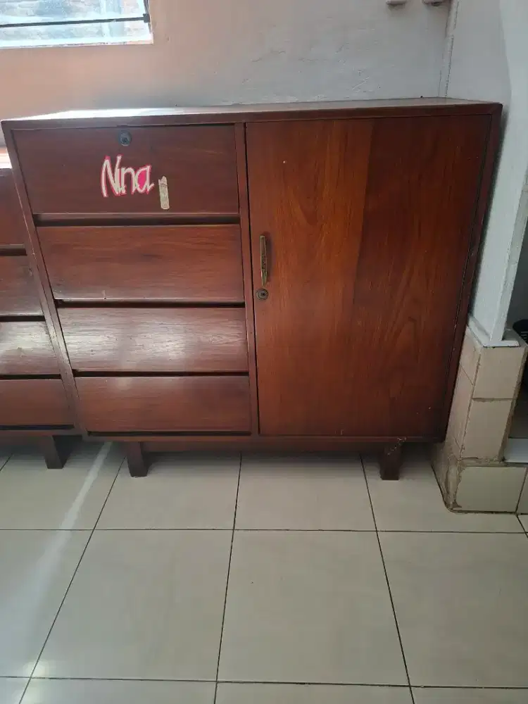 Dijual lemari kayu laci dan pintu