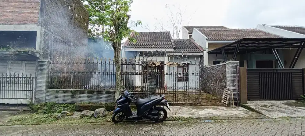 Di Jual Rumah di Perum MAS