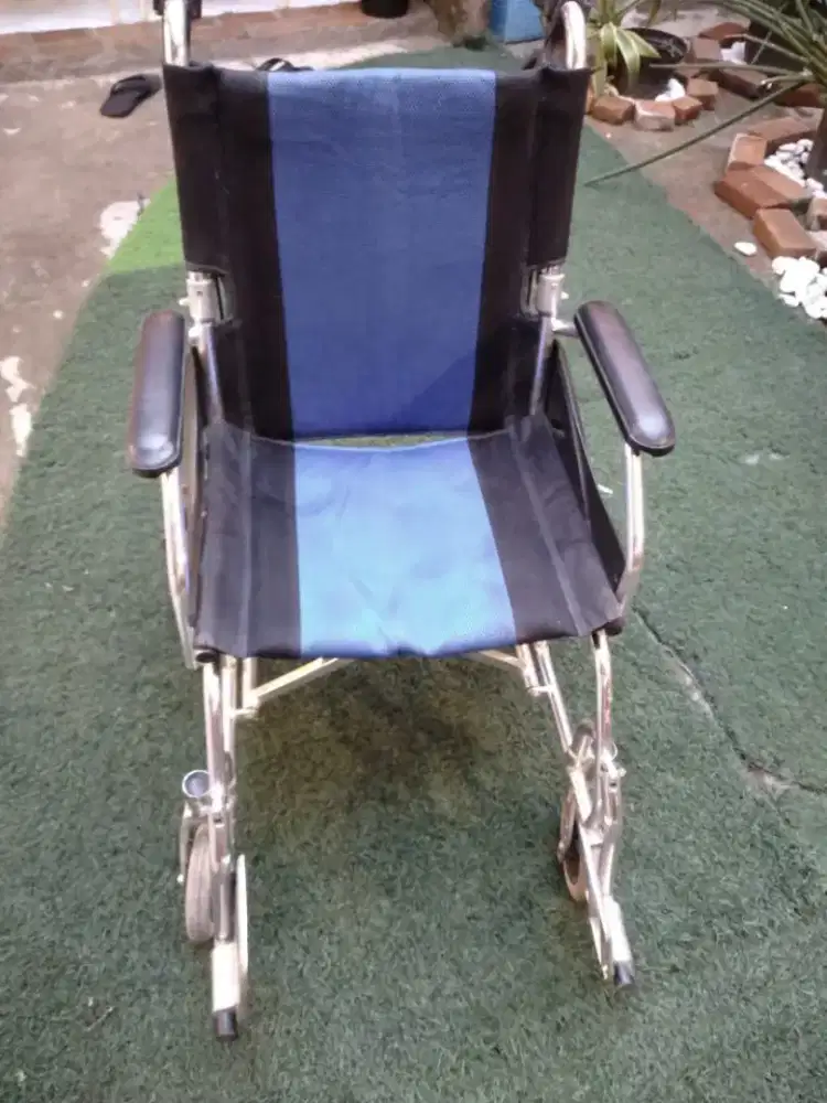 Kursi roda gea bekas