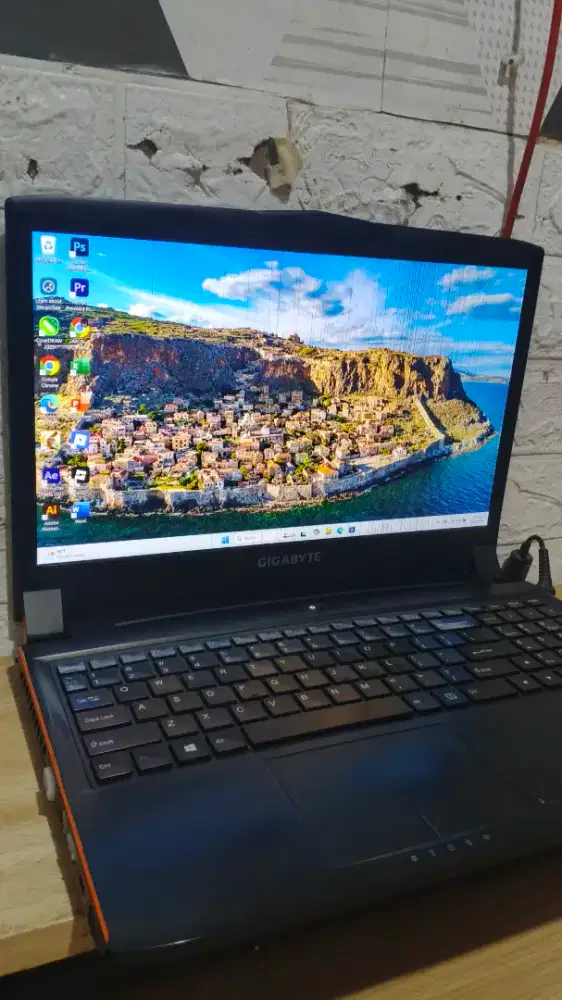 Laptop gigabyte P55 i7 6700 (minus)