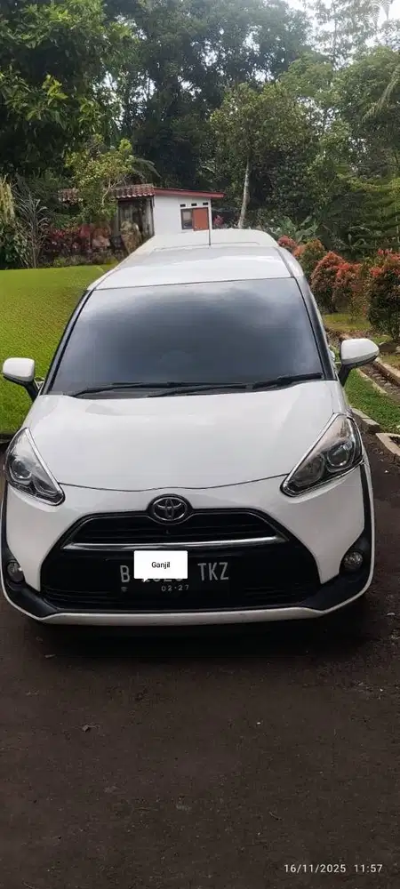 Toyota Sienta V 2017 AT