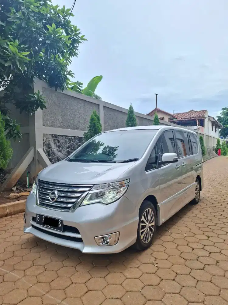 (Harga Cash) Nissan Serena HWS NIK 2017 Silver