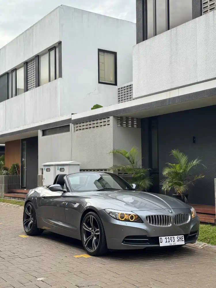 BMW Z4 2.5 SDrive 2009 Cabriolet Coupe Sangat Terawat