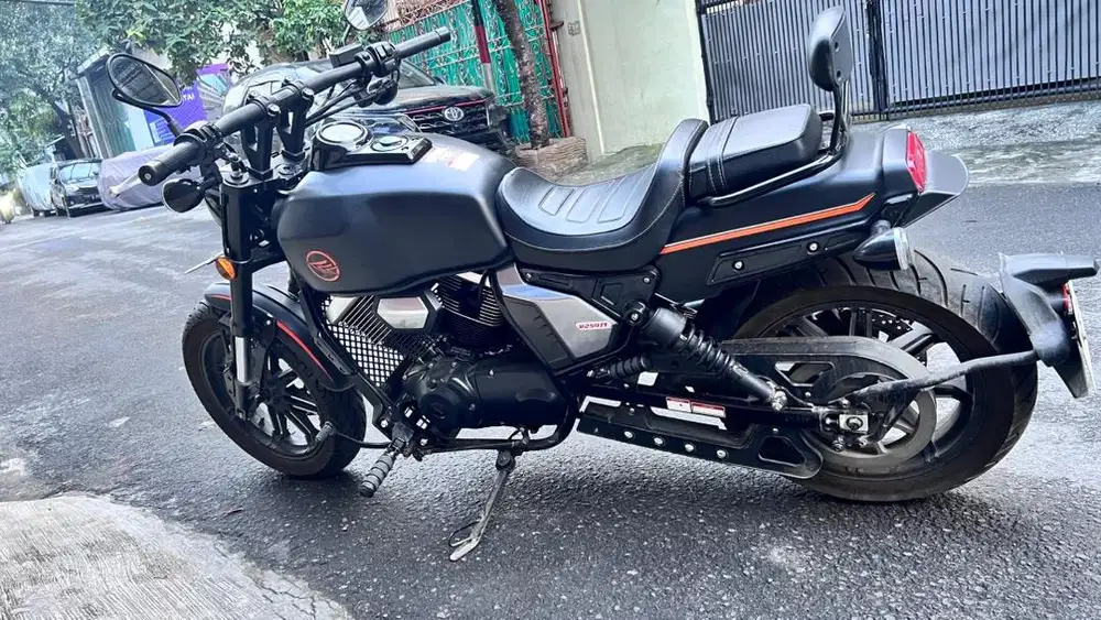 Dijual motor keeway v250fi