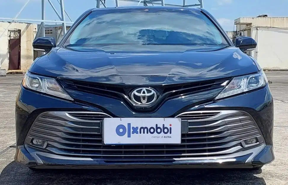 TDP 14JT Toyota Camry 2.5 V Bensin-AT Hitam 2019