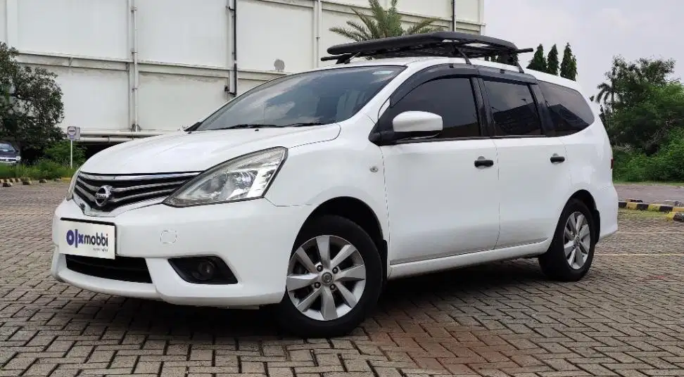 TDP 4,JT Nissan Grand livina 1.5 SV Bensin-AT Putih 2014