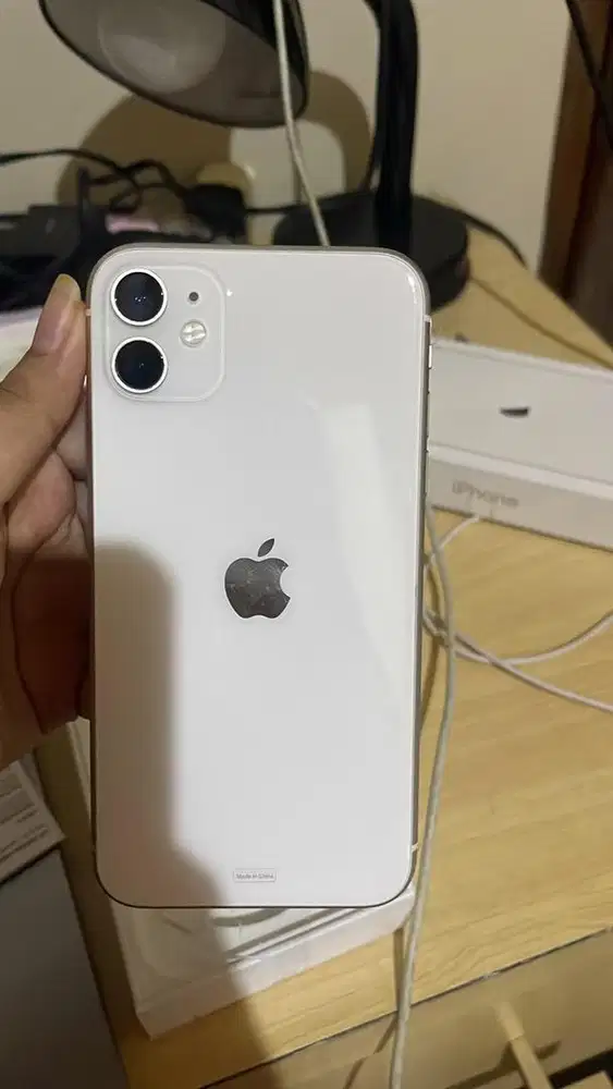 iPhone 11 64gb Ibox Battery 82% no minus mulus putih