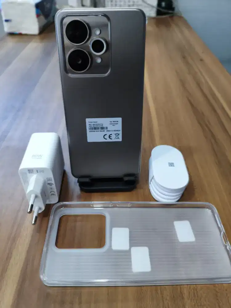 Realme 15 5G 8+10/256gb 7000maah AMOLED