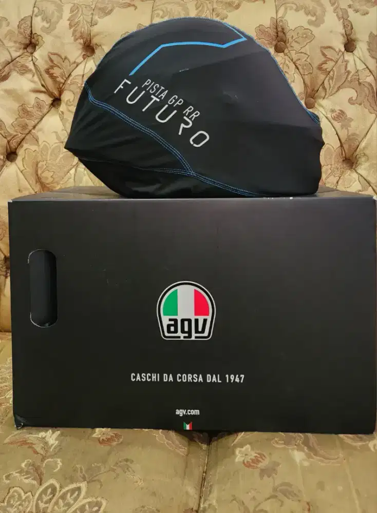 Helm AGV GPRR Futuro like new