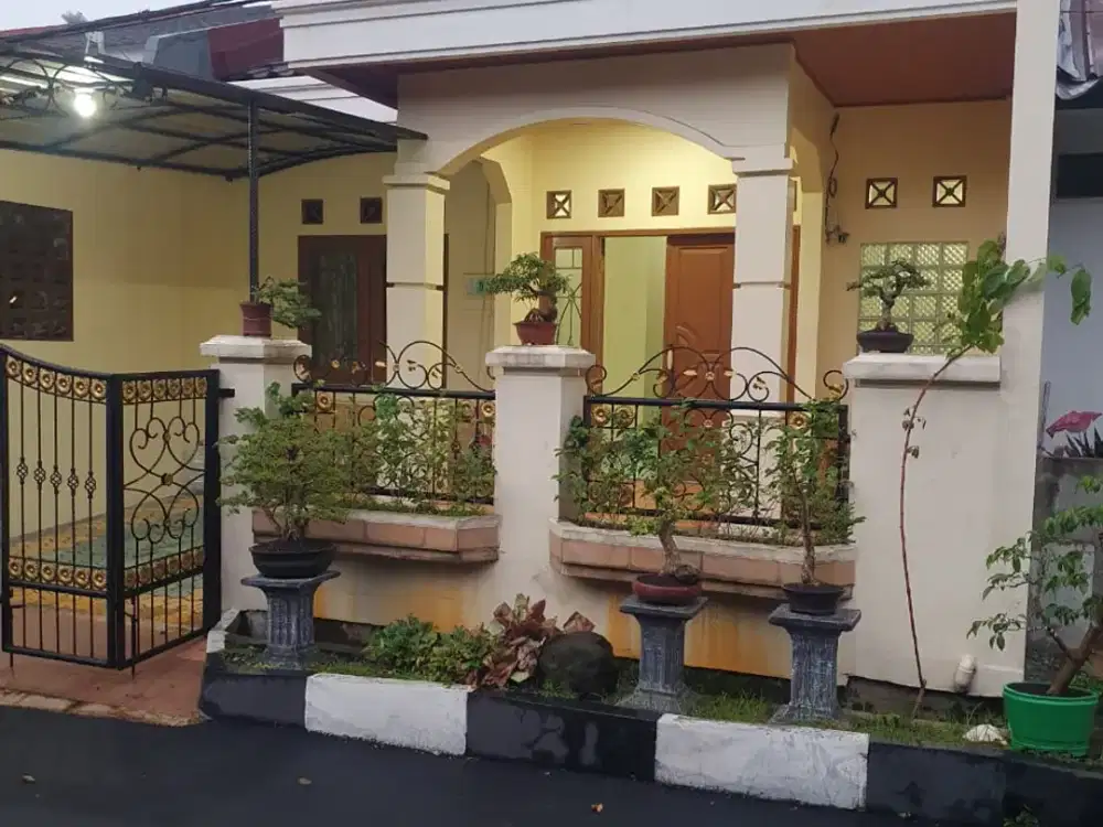 Rumah Siap Huni Dekat Stasiun Di Taman Yasmin