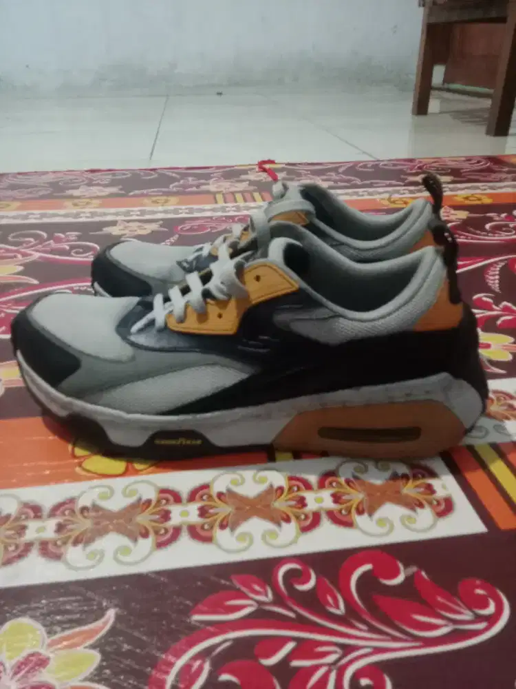 Sketchers Goodyear original