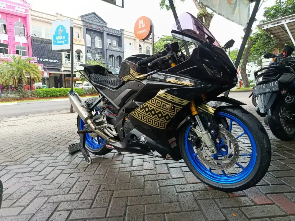 Yamaha R15 V3 full modif