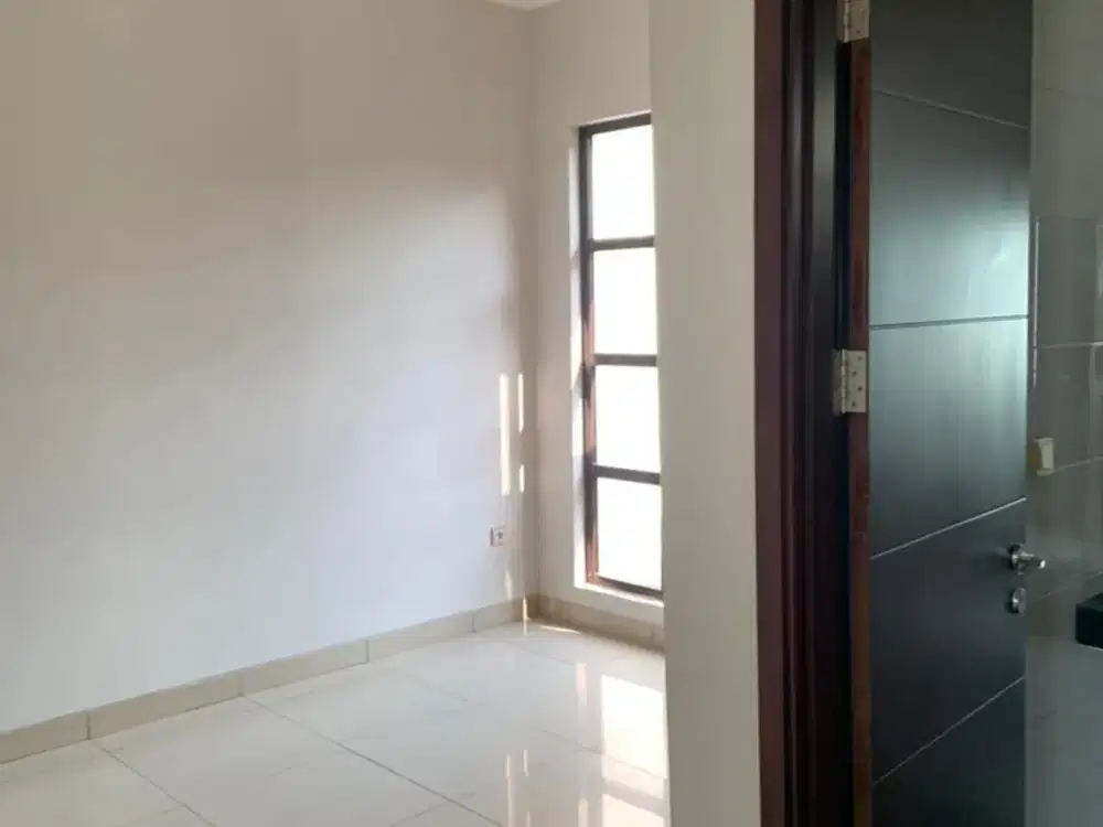 Disewakan Rumah Bagus Cluster Asia di Green Lake City