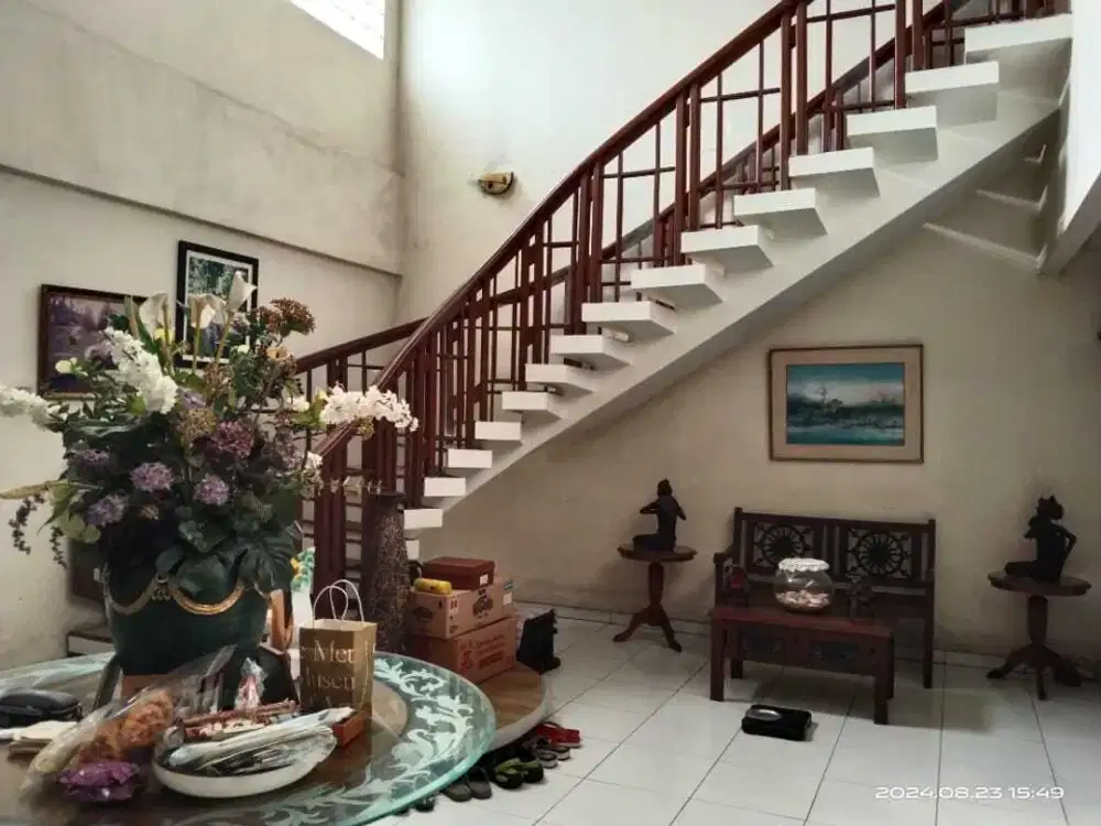 Dijual Cepat Rumah Elit 2 Lantai di Kembangan Jakarta Barat