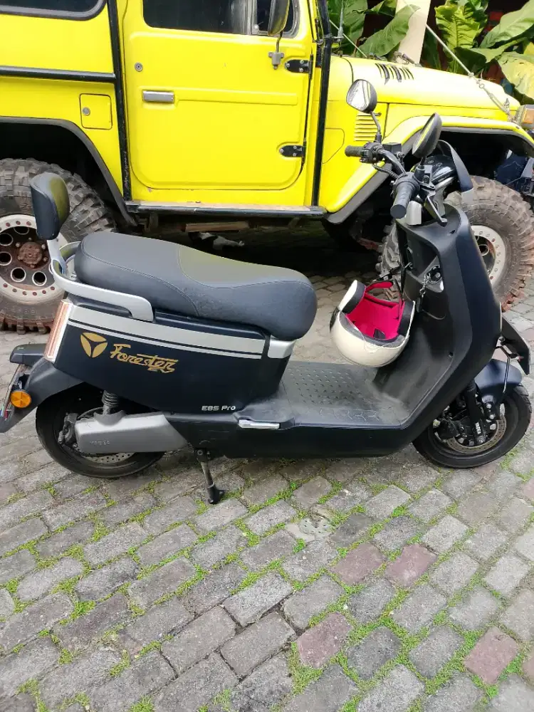 Motor listrik Yadea E8Spro 2024/2023 Low Km baru 1300,Lgkp spt baru