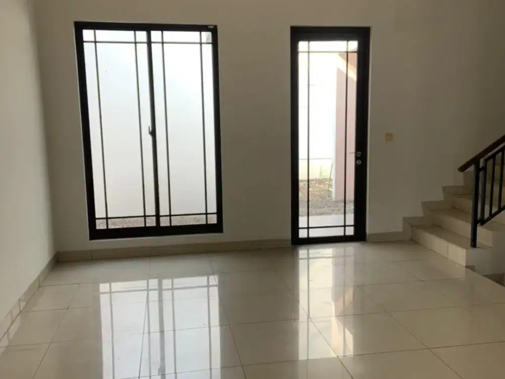 Disewakan Cepat Rumah 2 Lantai Cluster Asia Green Lake City