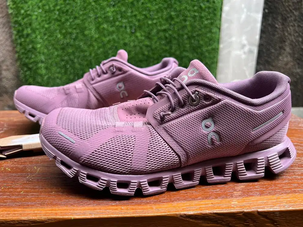 Sepatu On Running Cloud  5 women