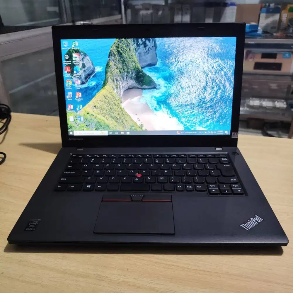 Laptop Lenovo Thinkpad Intel Core i5 SSD Dual Baterai Mulus