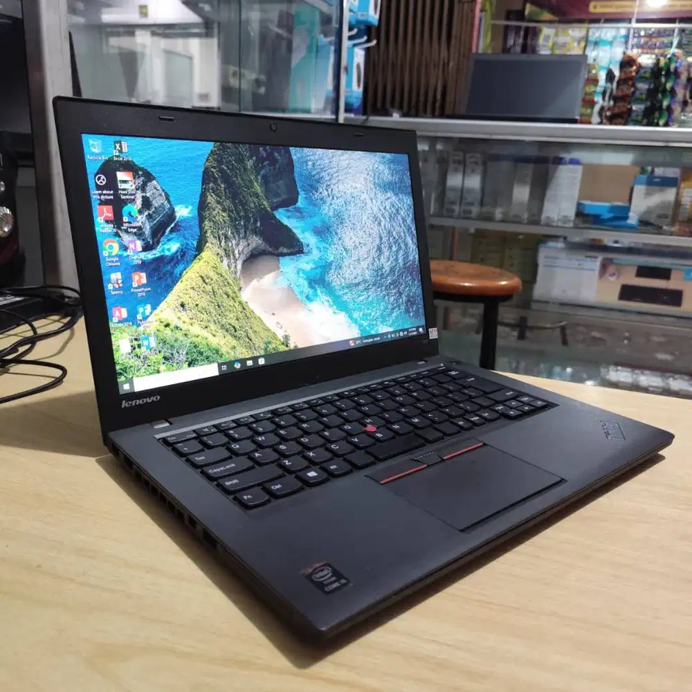Laptop Lenovo Thinkpad Intel Core i5 SSD Dual Baterai Mulus