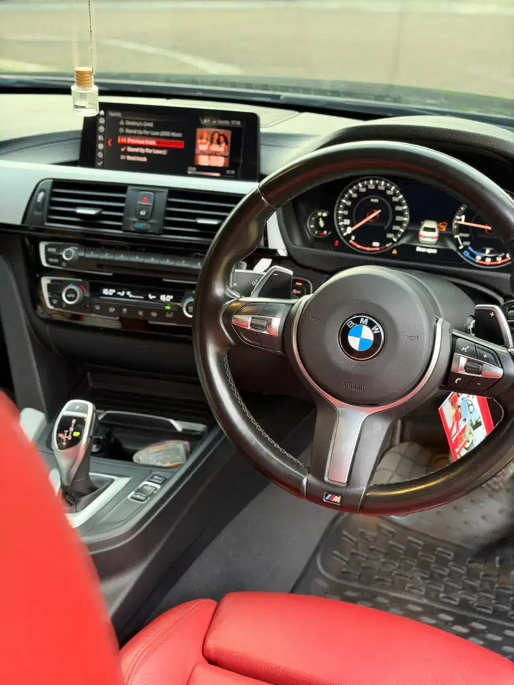 BMW 330i 2018 Bensin