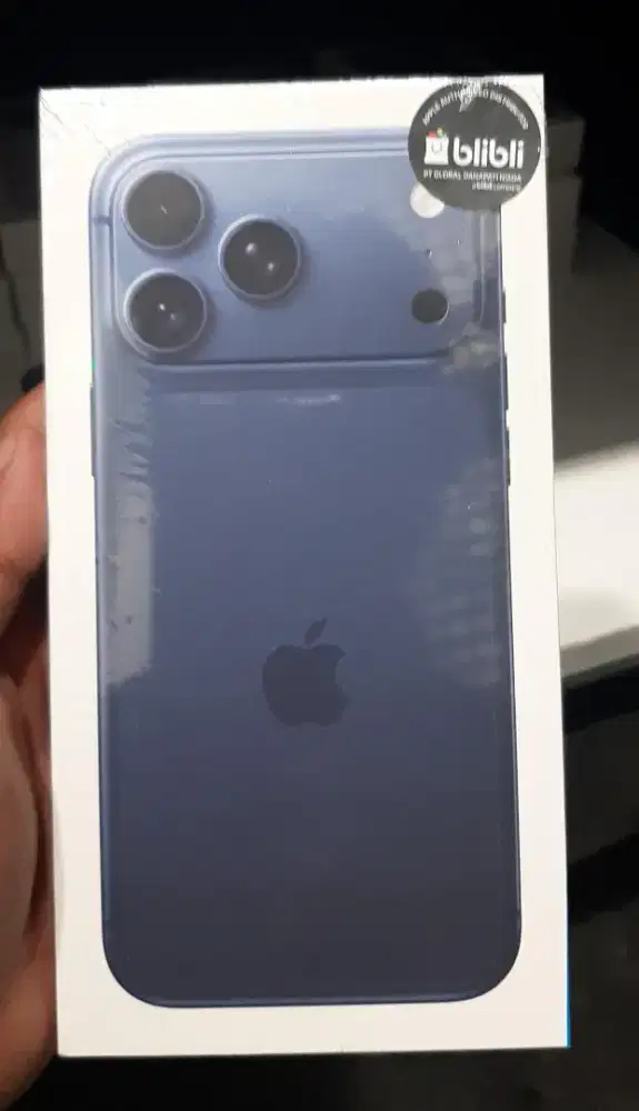 Ip17pm cosmic orange dan deep blue