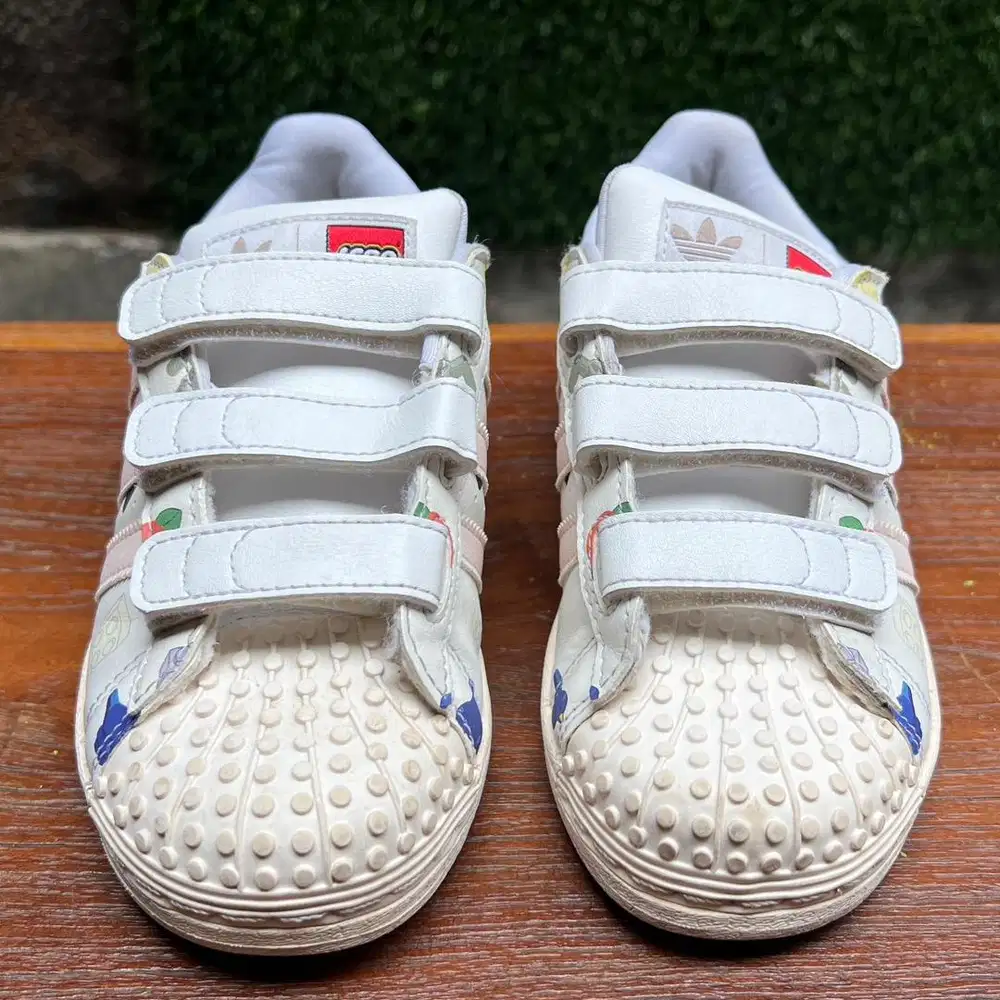 Sepatu anak Adidas Superstar Lego