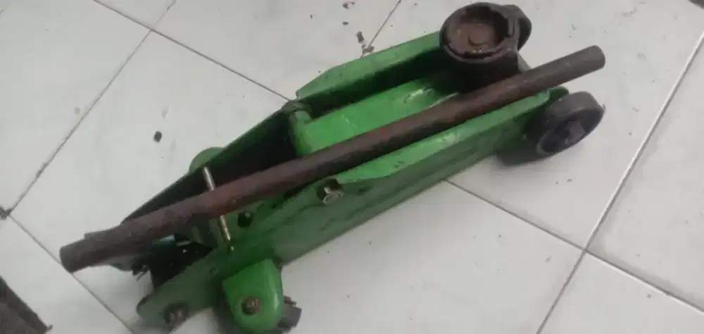 Dongkrak buaya Tekiro