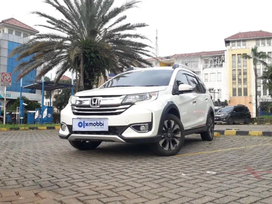 TDP 9,JT Honda BR-V 1.5 E Bensin-MT Putih 2020